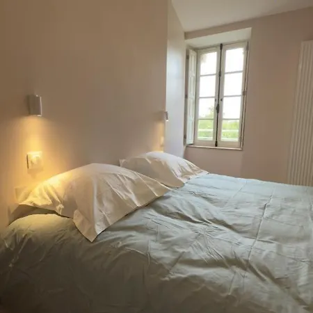 Au Clair De La Rhune
